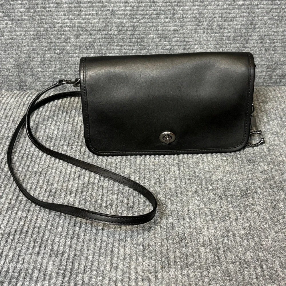 Coach Dinky Crossbody Bag Black Glovetanned Leather Turnlock Gunmetal